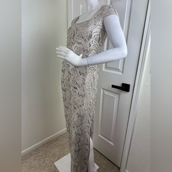Kay Unger Elegant Lace Sequio Evening Gown Size 6. #185 - Picture 10 of 11